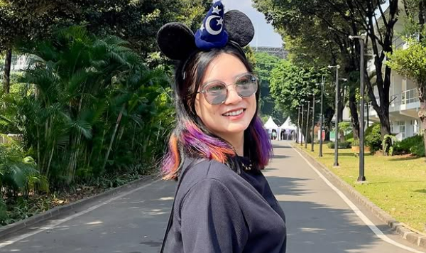 Leony (Instagram)